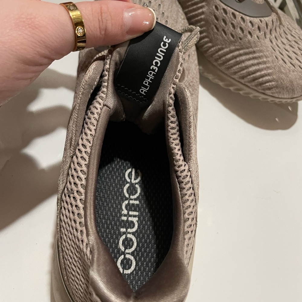 Adidas - Picture 4 of 5